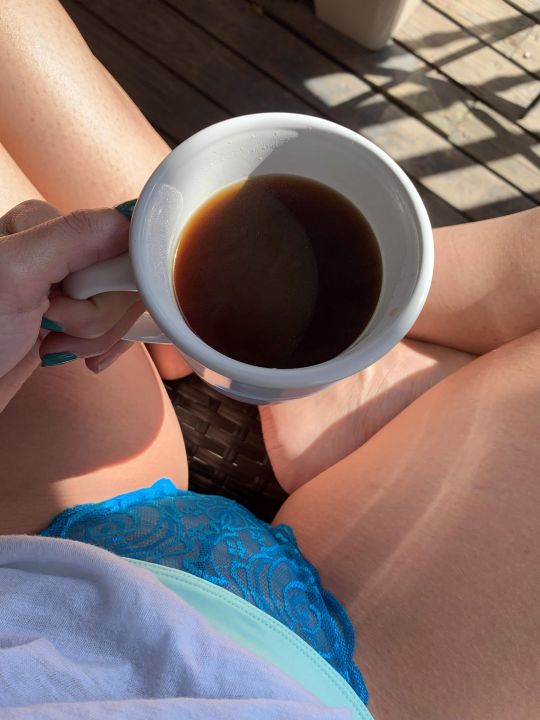 Morning wake up : coffee with cream please !