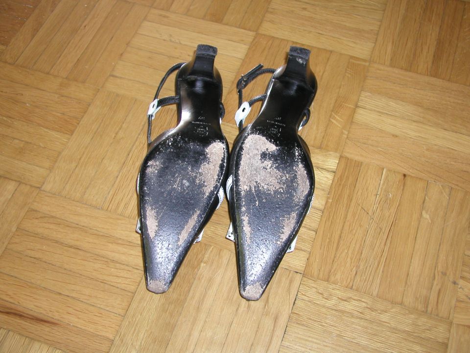 Schuh- und Fußsklaven!