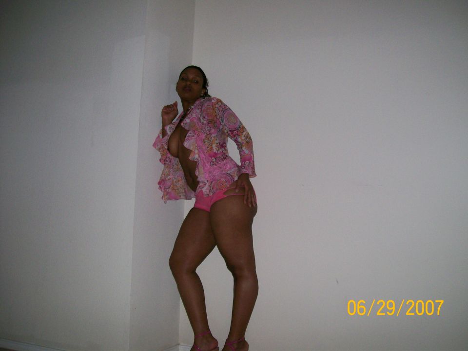  The Ebony Shows Off those Thighs Just like Butter.....................