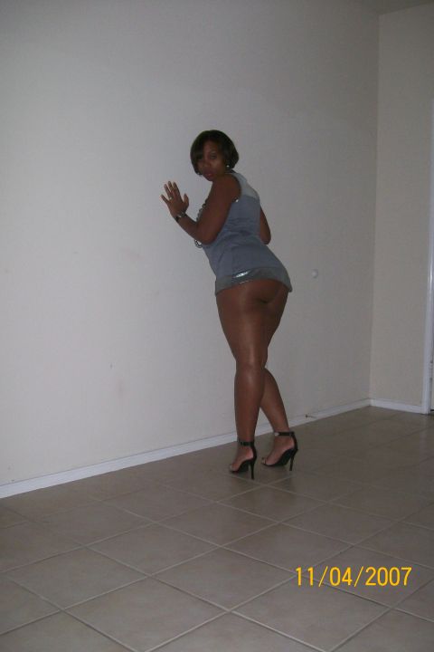  The Ebony Shows Off those Thighs Just like Butter.....................