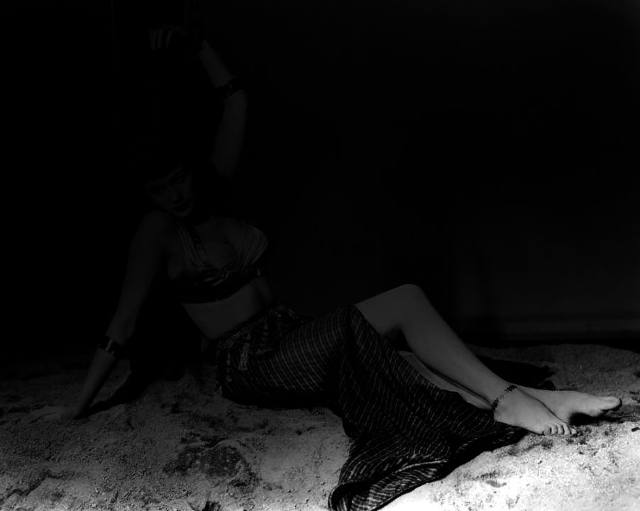 Become submissive to women bodies