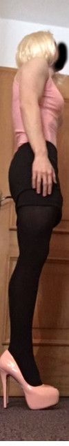 20 jährige, schlanke Sissy sucht Herrin!