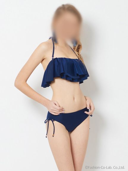 Become submissive to women bodies