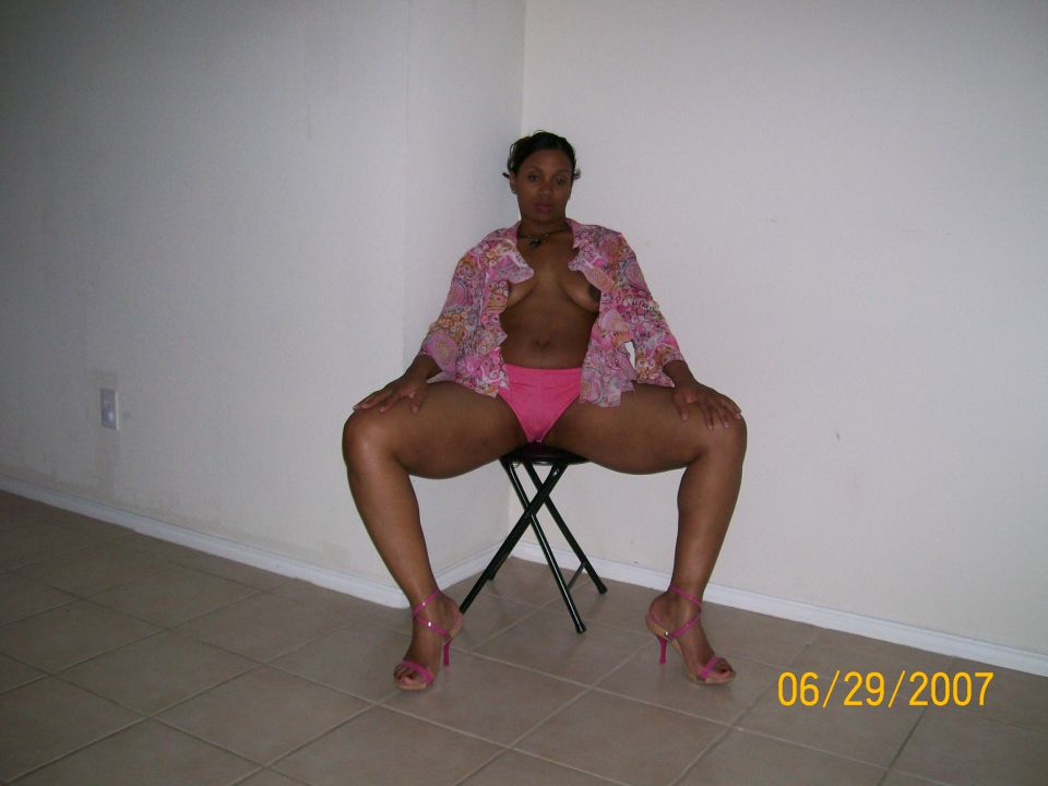  The Ebony Shows Off those Thighs Just like Butter.....................